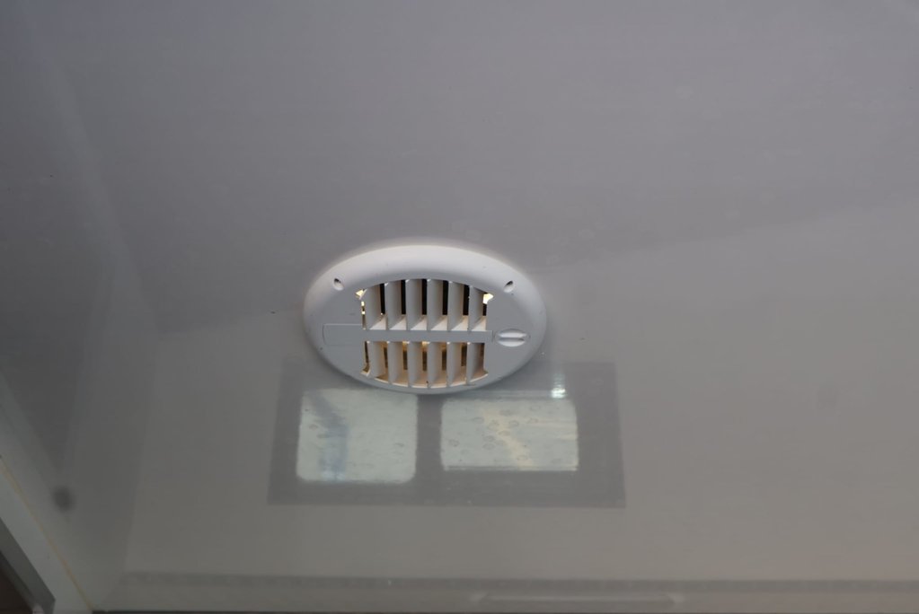 Renault Master 3.5 ton Coach Built Freddie Gover Horsebox with uprated suspension alloys  19