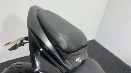 Suzuki GSX-S GSR750 2017 25K NAKED BIKE 750CC MOT WARRANTY 47