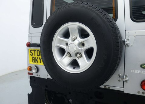 Land Rover Defender 2.4 TDCi XS Station Wagon 3dr Diesel Manual 4WD SWB Euro 4 (122 bhp) 19