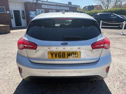 Ford Focus TITANIUM X 8