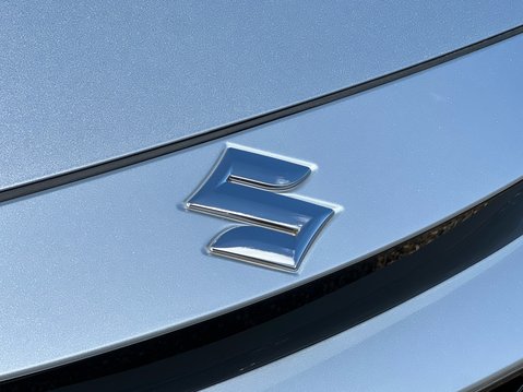 Suzuki Swace MOTION 13