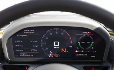 McLaren 720S Peformance 18