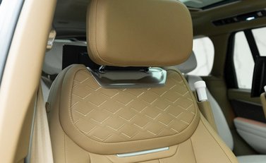 Land Rover Range Rover P530 SV 11