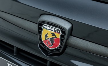Abarth 695 Competizione 32