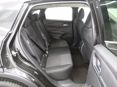 Nissan Qashqai 1.3 DIG-T MHEV N-Connecta Euro 6 (s/s) 5dr 23