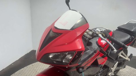 Honda CBR CBR125 2010 FUEL INJECTED PROJECT LEARNER SPORTS BIKE 125CC 9