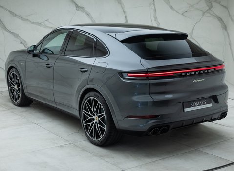 Porsche Cayenne E-HYBRID coupe 12