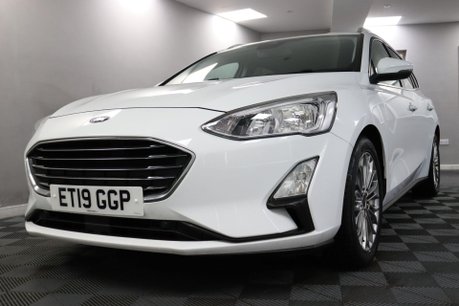 Ford Focus TITANIUM X 28