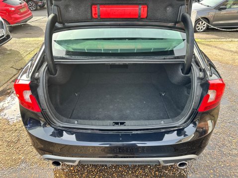 Volvo S60 2.0 D3 R-Design Geartronic Euro 5 4dr 8