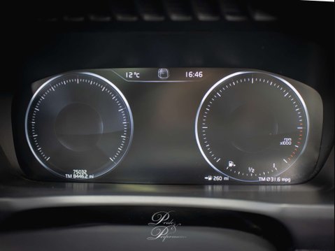 Volvo XC90 2.0 XC90 R-Design D5 PowerPulse AWD Auto 4WD 5dr 42