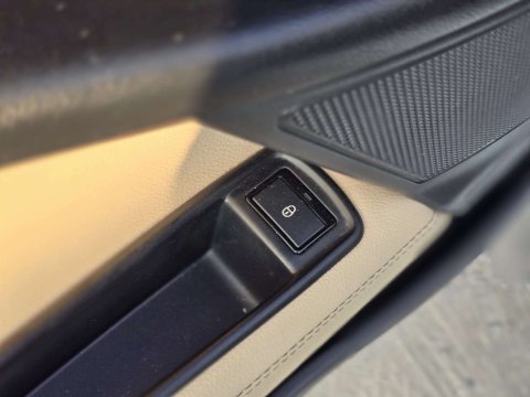 2015 Jaguar XE thumbnail 14