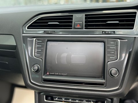 Volkswagen Tiguan SEL TDI BMT 4MOTION 46