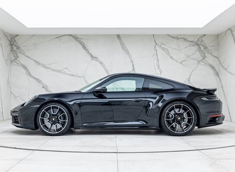 Porsche 911 Turbo S (992) 2