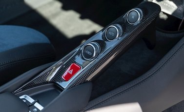 Ferrari F8 Tributo 19