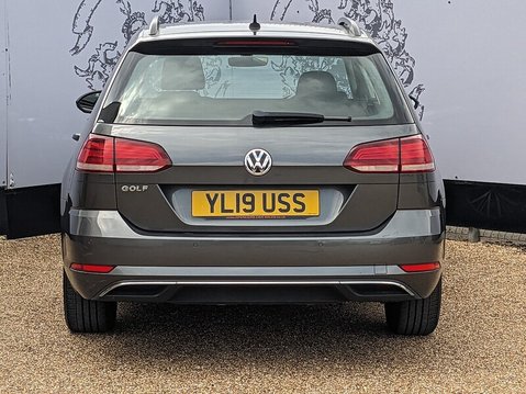 Volkswagen Golf SE NAVIGATION TDI DSG 8