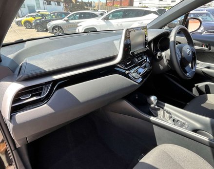 Toyota C-HR 1.8 C-HR Icon HEV CVT 5dr 17