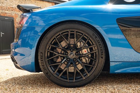 Audi R8 5.2 FSI V10 Plus S Tronic quattro Euro 6 (s/s) 2dr 16