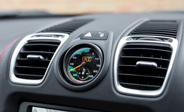 Porsche Cayman GT4 16