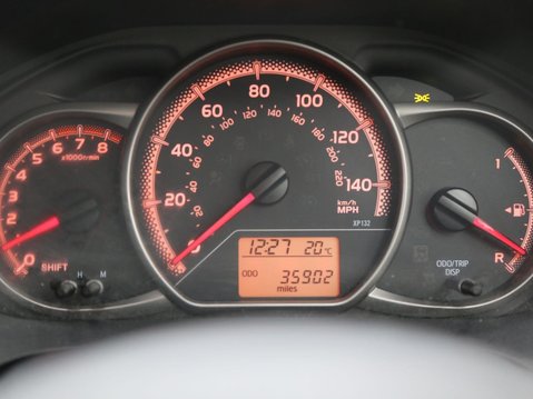 Toyota Yaris 1.0 VVT-i Icon Euro 6 5dr 15