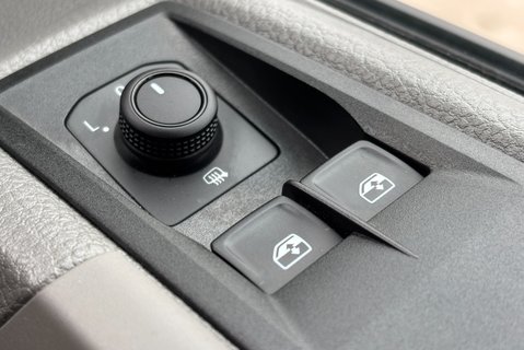 MAN TGE 3.180 4Motion Standard Hr DCIV - DSG Auto - 5 Seats 40