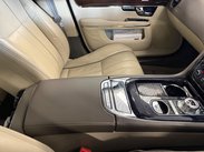 Jaguar XJ 3.0d V6 Portfolio Auto Euro 5 4dr 35