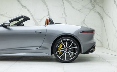 Jaguar F-Type SVR Convertible 51