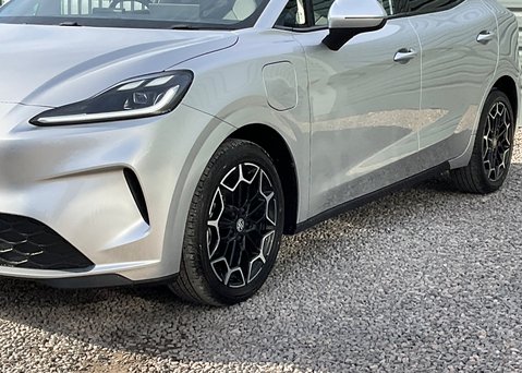 MG MG4 EV URBAN 53.9kWh PREMIUM LONG RANGE 5