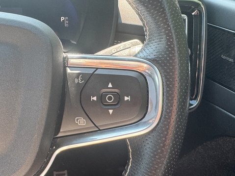 Volvo XC40 (Sold) Recharge Twin 78kWh Pro SUV 5dr Electric Auto AWD (408 ps) 14