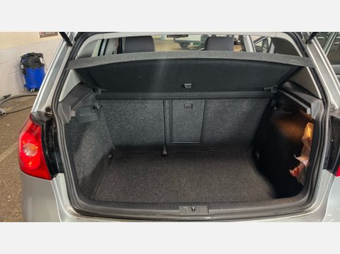 Volkswagen Golf SE 11