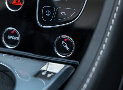 Aston Martin V12 Vantage S Roadster 27