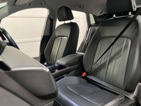 Audi E-Tron e-tron Technik 50 Quattro 4WD 5dr 44