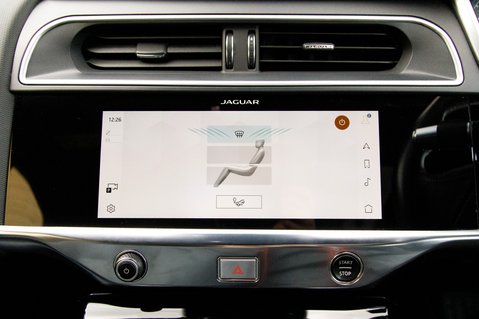 Jaguar I-Pace BLACK 32