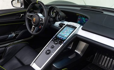 Porsche 918 Spyder 9