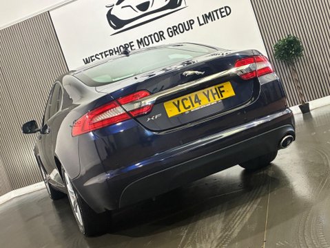Jaguar XF 2.2d Luxury Auto Euro 5 (s/s) 4dr 17