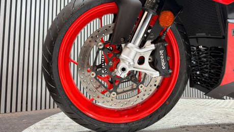 Aprilia Tuono 660 2021 ONLY 11K STUNNING BIKE NEW TYRES MID WEIGHT NAKED 42