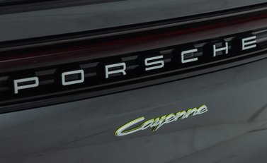 Porsche Cayenne E-HYBRID coupe 33
