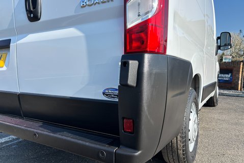 Peugeot Boxer 333 L1 H1 120 ps BlueHdi Professional - Sat Nav & Air Con 21