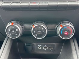 Renault Clio 1.0 Clio Iconic Bose TCe 5dr 42