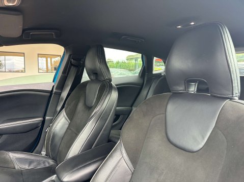 Volvo V40 1.6 V40 R-Design Nav D2 5dr 21