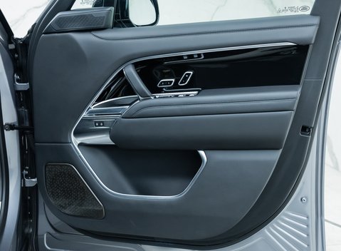 Land Rover Range Rover P530 Autobiography 24