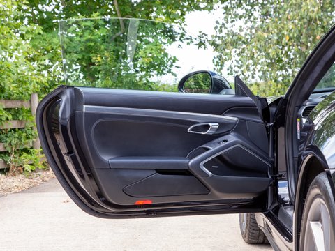 Porsche 911 CARRERA 4S PDK 18