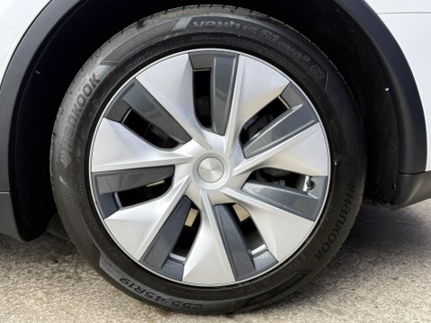 Tesla Model Y SUV 5dr Electric Auto RWD (346 ps) 16
