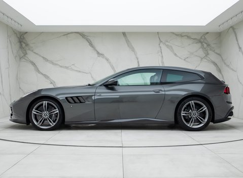 Ferrari GTC4 Lusso V12 2