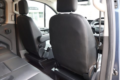 Ford Transit Custom 320 SPORT L1H1 DCIV DOUBLE CAB  Auto   PRICE MATCH OFFER  WAS 29950  15