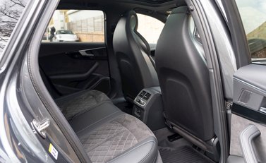 Audi RS4 Avant Sport Edition 14