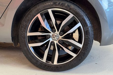 Volkswagen Golf 35.8kWh e-Golf Hatchback 5dr Electric Auto (136 ps) 70