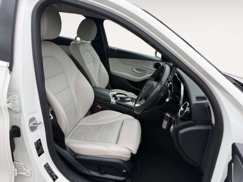 Mercedes-Benz C Class 2.0 C200 Sport Auto 4dr 9