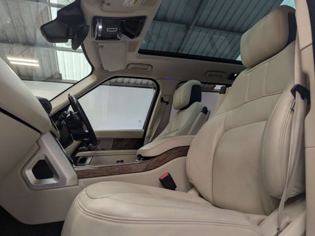Land Rover Range Rover 3.0 Range Rover Vogue D MHEV Auto 4WD 5dr 36
