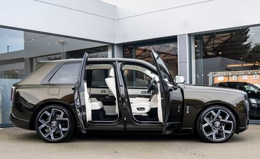 Rolls-Royce Cullinan Series II BLACK BADGE 3