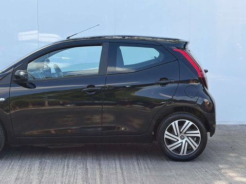 Toyota Aygo 1.0 Aygo X-Play TSS VVT-i 5dr 40